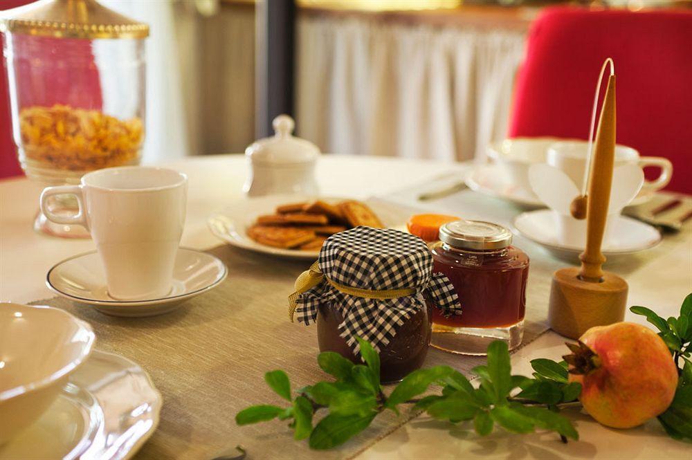 ポッジボンシ Bosco Ai Marzi Bed & Breakfast エクステリア 写真